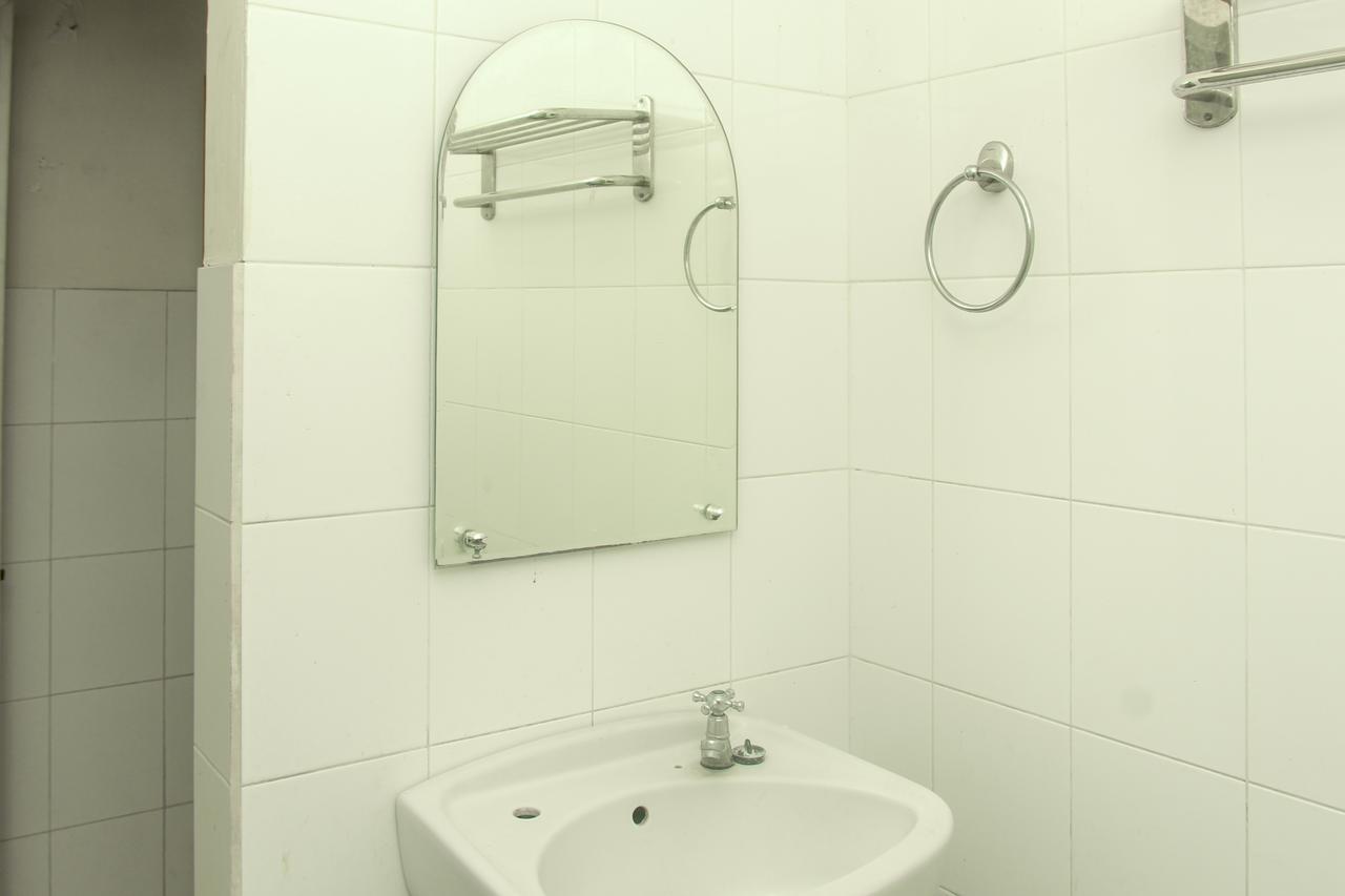 Reddoorz Plus @ Pejanggik Mataram Zewnętrze zdjęcie