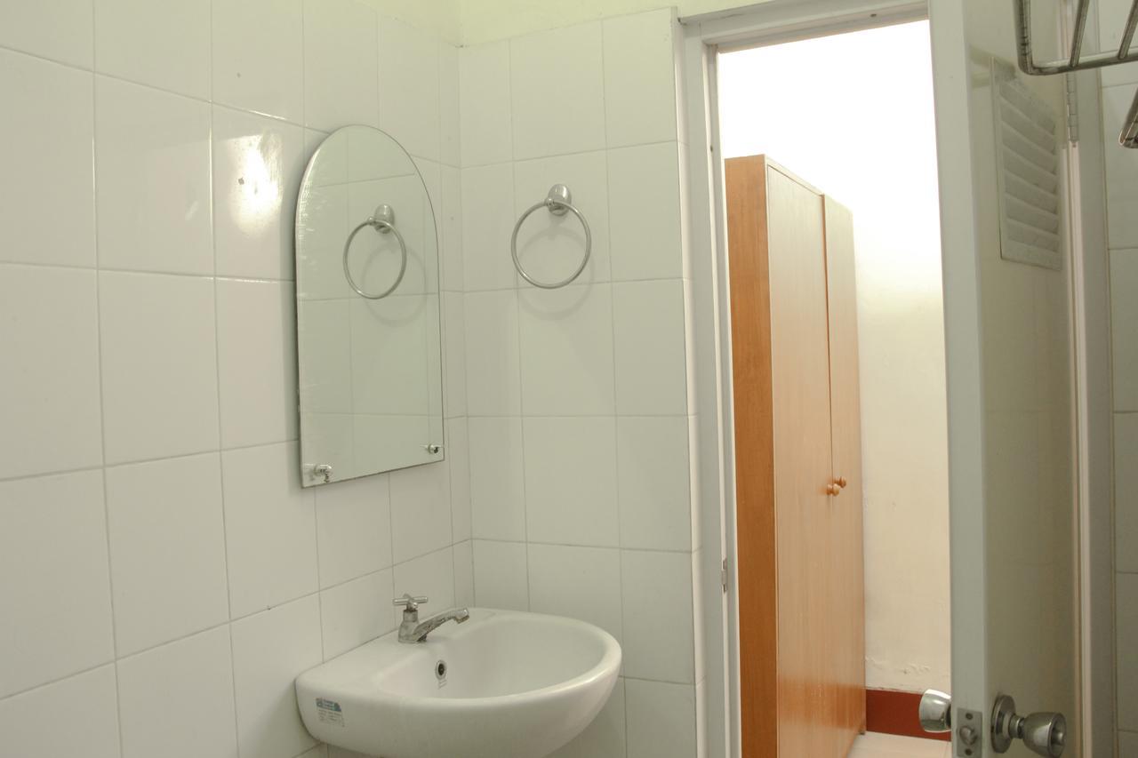 Reddoorz Plus @ Pejanggik Mataram Zewnętrze zdjęcie