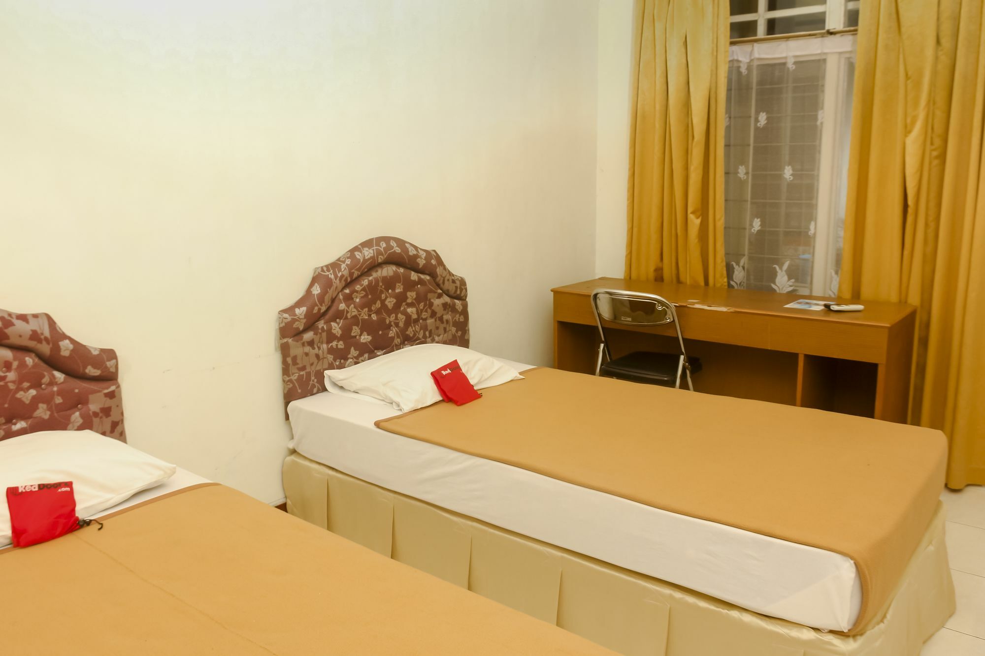 Reddoorz Plus @ Pejanggik Mataram Zewnętrze zdjęcie